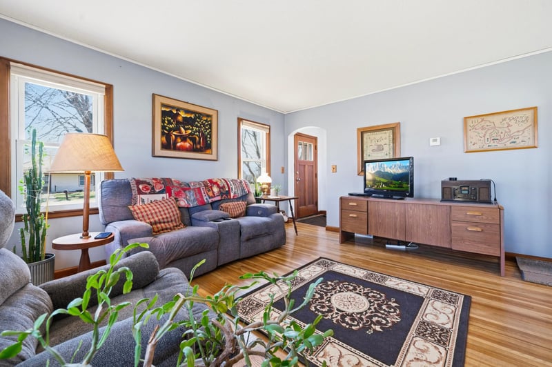 31 5th St NW, Glenwood, MN 56334