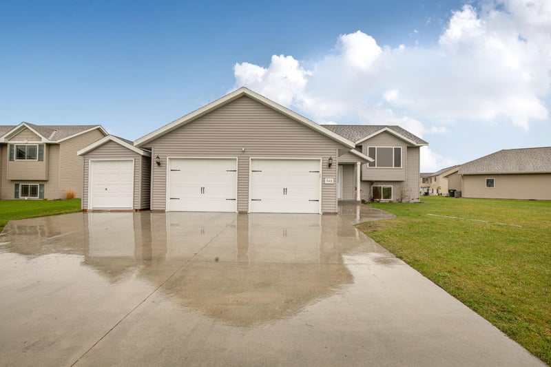 548 11th Ave NE, Melrose, MN 56352