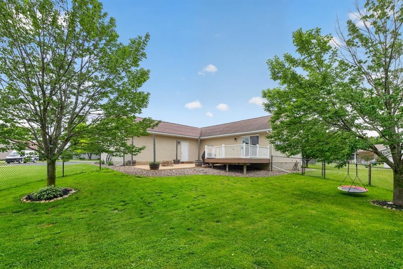 100 Capelle St, Spring Valley, MN 55975