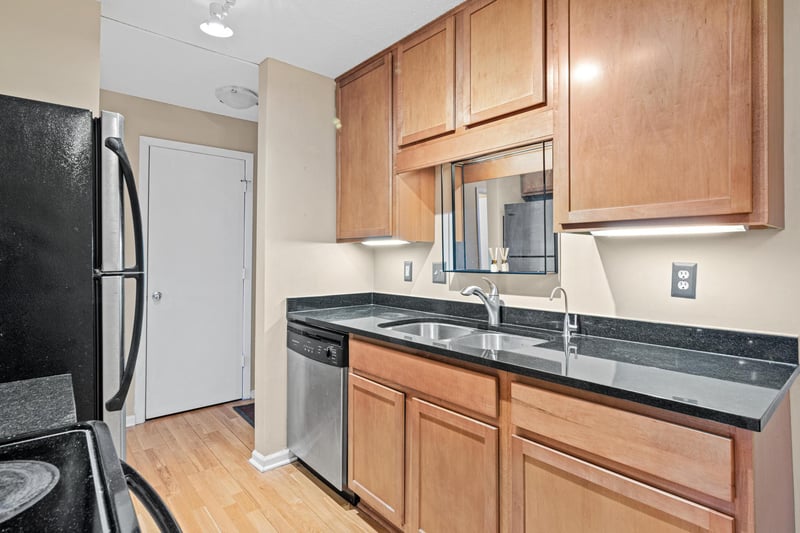 520 Ridgewood Ave #3, Minneapolis, MN 55403