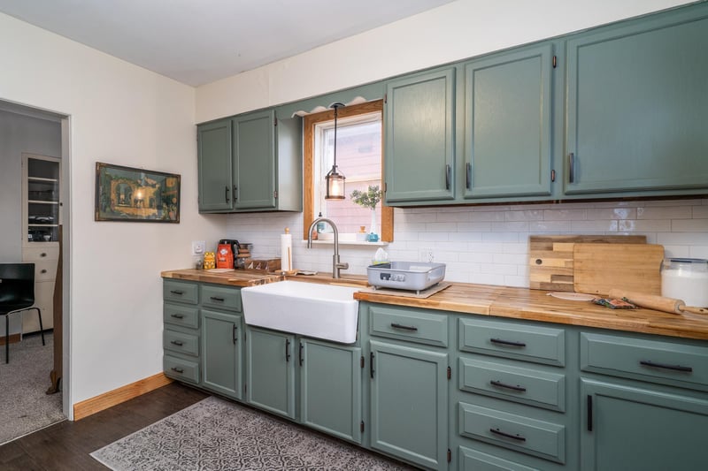 601 N Front St, Crookston, MN 56716