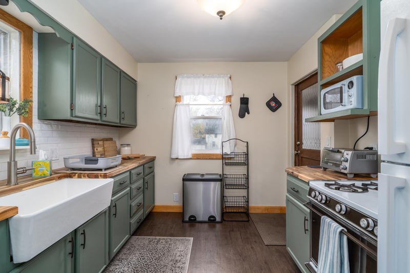 601 N Front St, Crookston, MN 56716