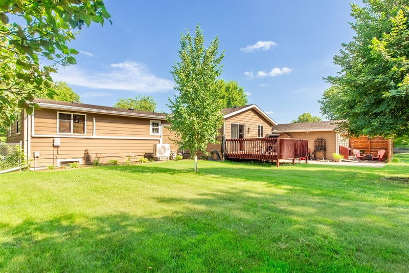 196 Hillcrest Ave, Spicer, MN 56288