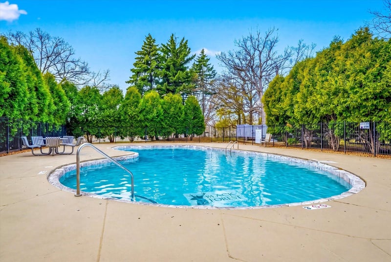 1601 N Innsbruck Dr #102NE, Fridley, MN 55432