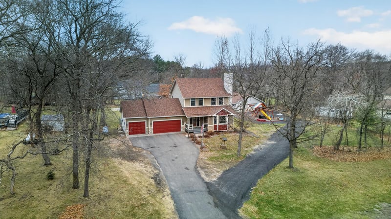 3335 Ten Oaks St S, Cambridge, MN 55008
