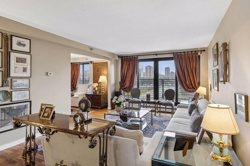48 Groveland Ter #313, Minneapolis, MN 55403