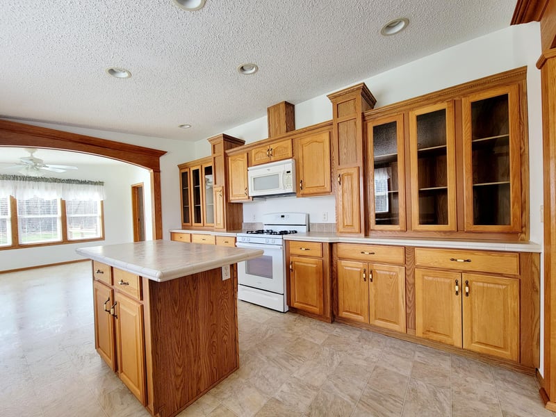43295 Round Lake Dr, Ottertail, MN 56571