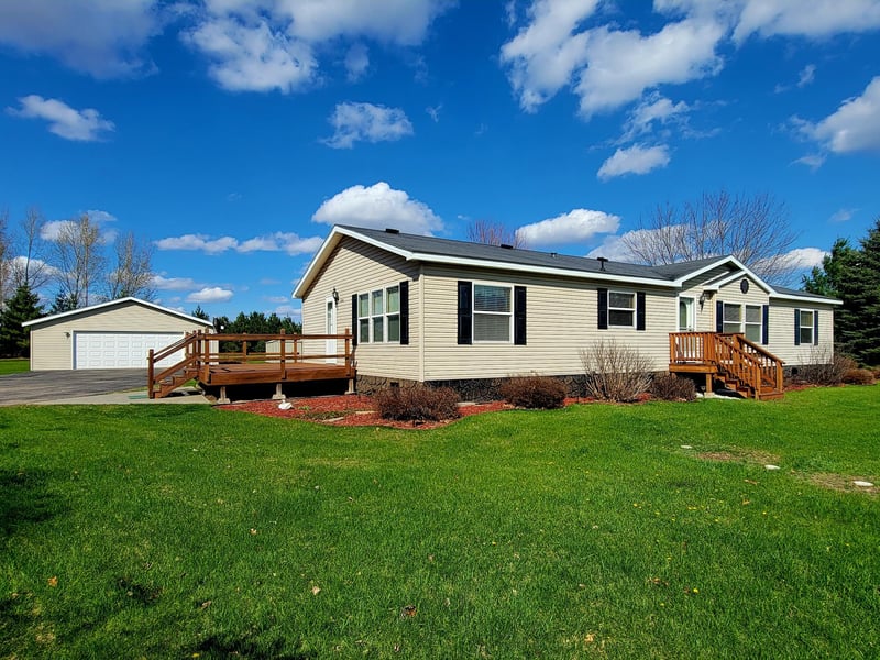 43295 Round Lake Dr, Ottertail, MN 56571