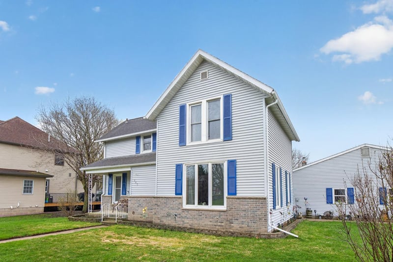 240 Main St W, Elgin, MN 55932