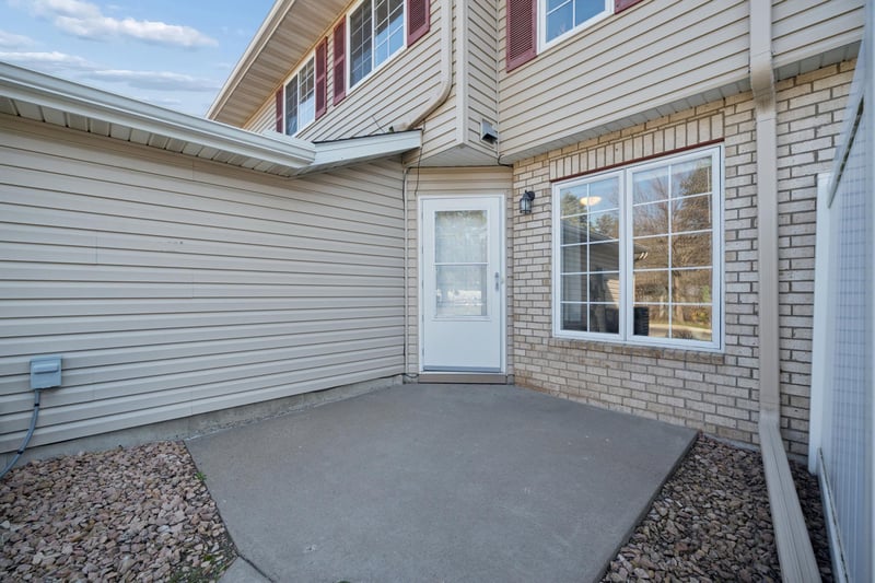 206 E Orchard St, Belle Plaine, MN 56011