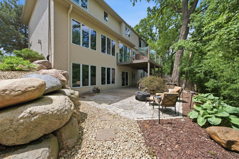 3489 Wolfberry Ct, Eagan, MN 55123