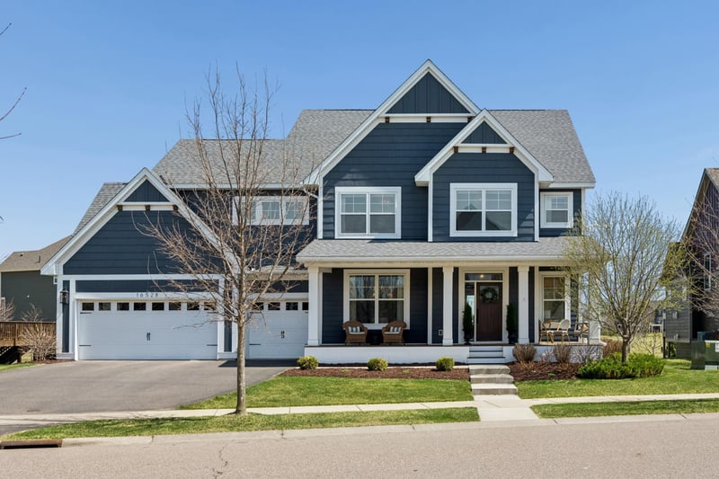 16528 Duluth Trl, Lakeville, MN 55044