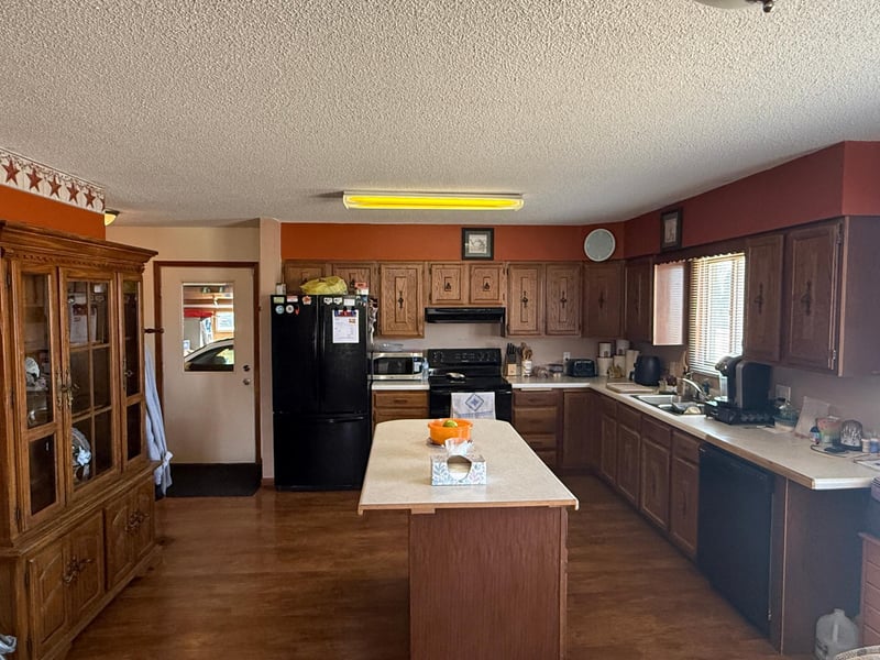 318 5th St NW, Mahnomen, MN 56557