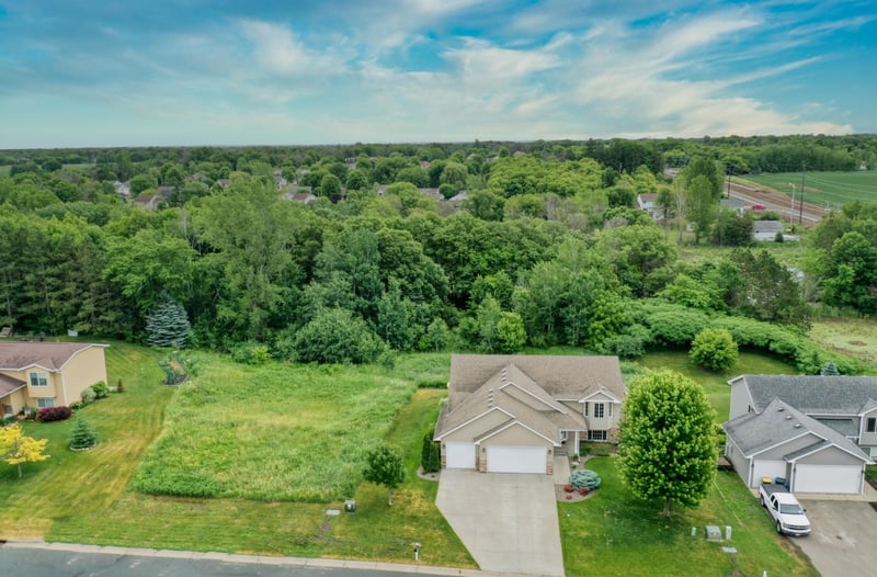 31069 Algonquin Trl, Chisago City, MN 55013