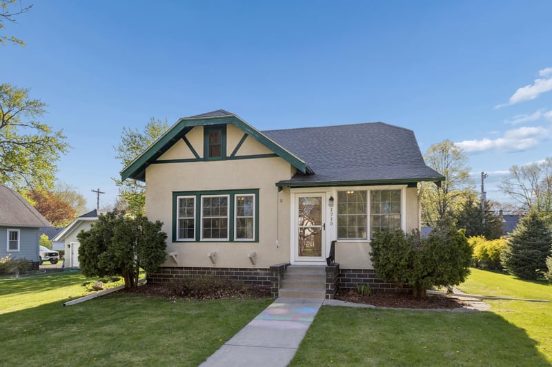 1715 Greeley Ave N, Glencoe, MN 55336