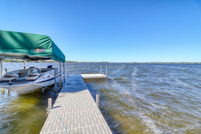1812 E Shore Dr, Detroit Lakes, MN 56501