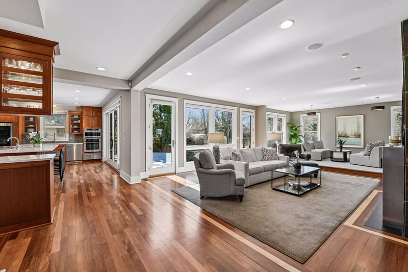 154 Babcock Ln, Wayzata, MN 55391