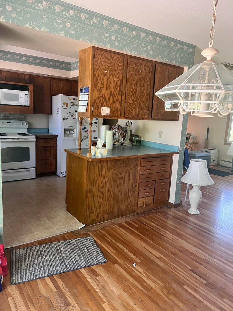 1417 Pinewood Dr, Woodbury, MN 55125