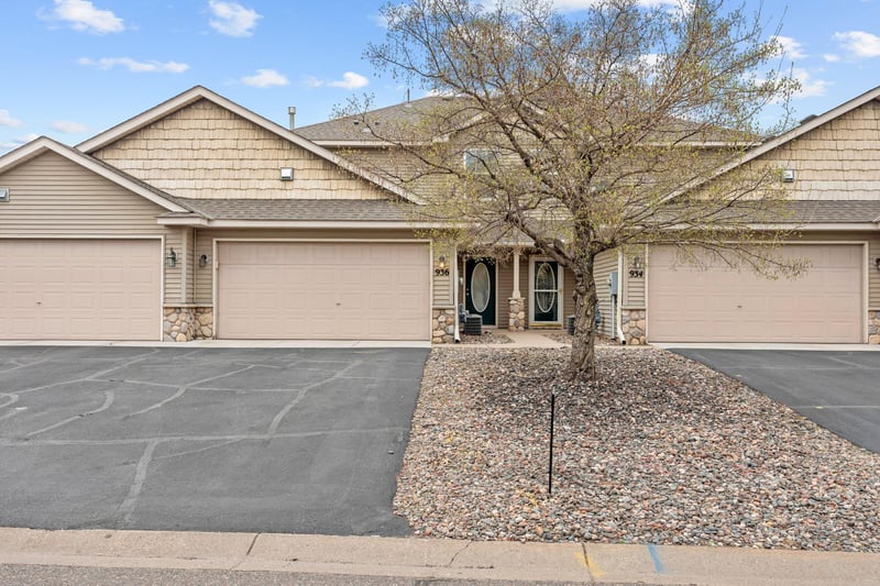 936 Golden Way NW, Isanti, MN 55040