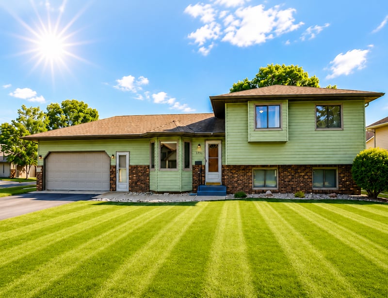 1751 Orchid Dr N, North Mankato, MN 56003
