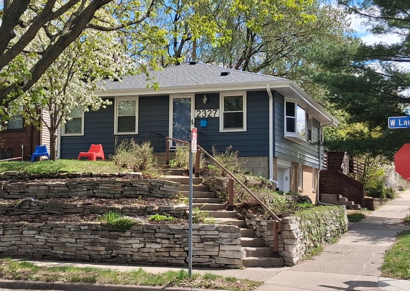 2327 Laurel Ave W, Minneapolis, MN 55405
