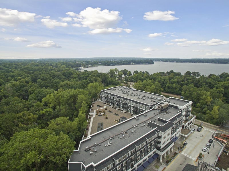 935 Lake St E #312, Wayzata, MN 55391