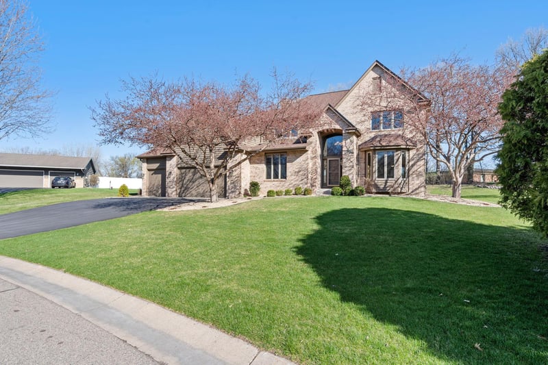 3515 Ranier Ln N, Plymouth, MN 55447