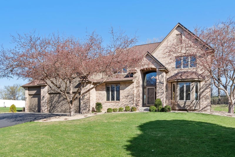 3515 Ranier Ln N, Plymouth, MN 55447