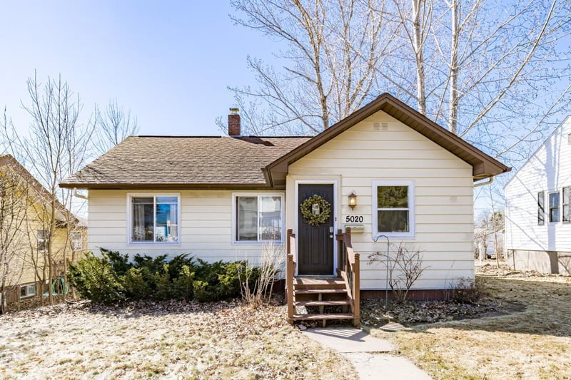 5020 Dodge St, Duluth, MN 55804