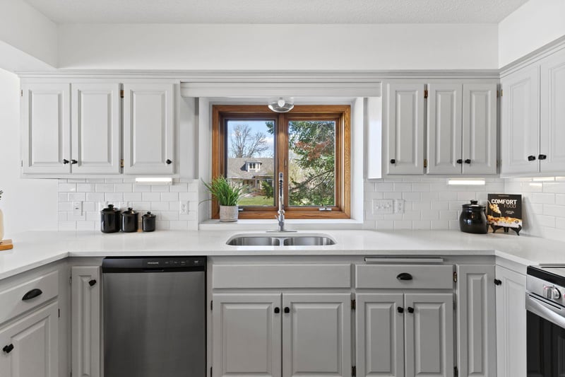 5619 Dunlap Ave N, Shoreview, MN 55126