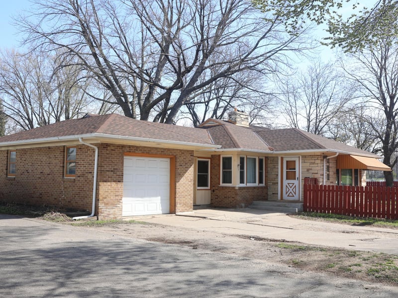 95 Rose Ave W, Saint Paul, MN 55117