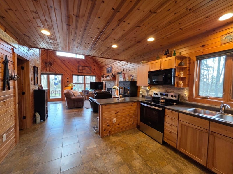 20509 Mayapple Ln, Preston, MN 55965