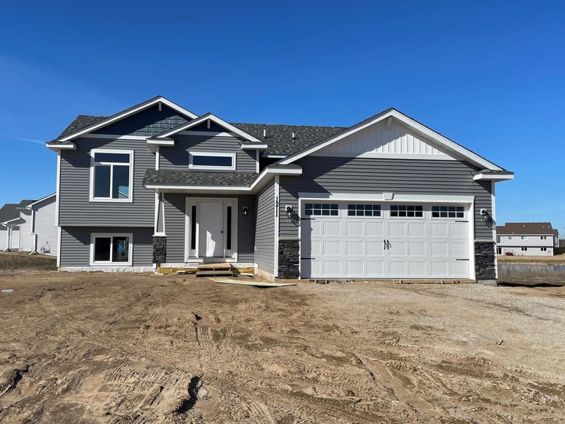 37541 Greenwich Ct, North Branch, MN 55056
