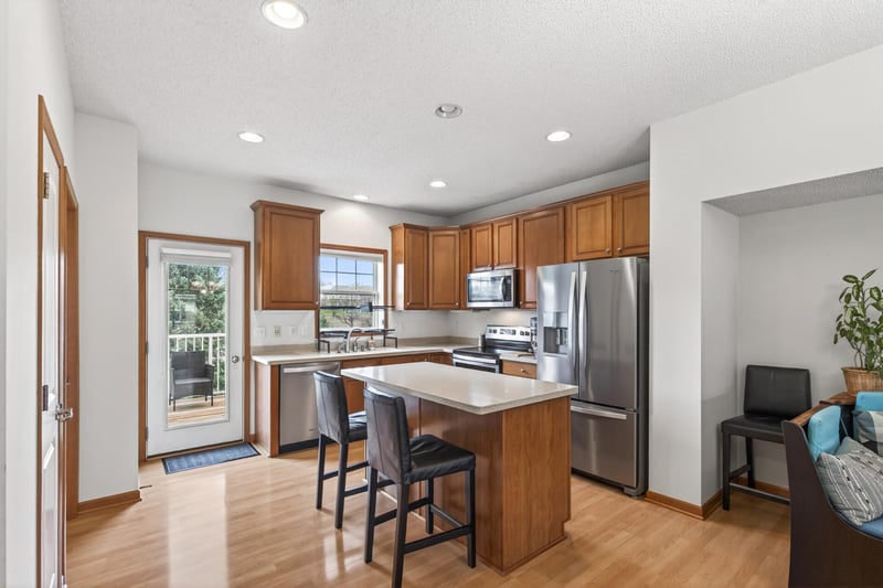 10859 Kingsfield Ln, Woodbury, MN 55129