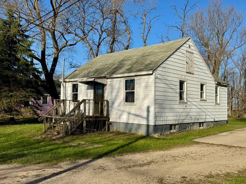 156 Main St N, Waltham, MN 55982