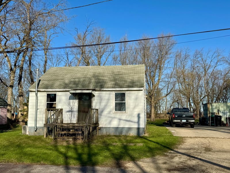 156 Main St N, Waltham, MN 55982