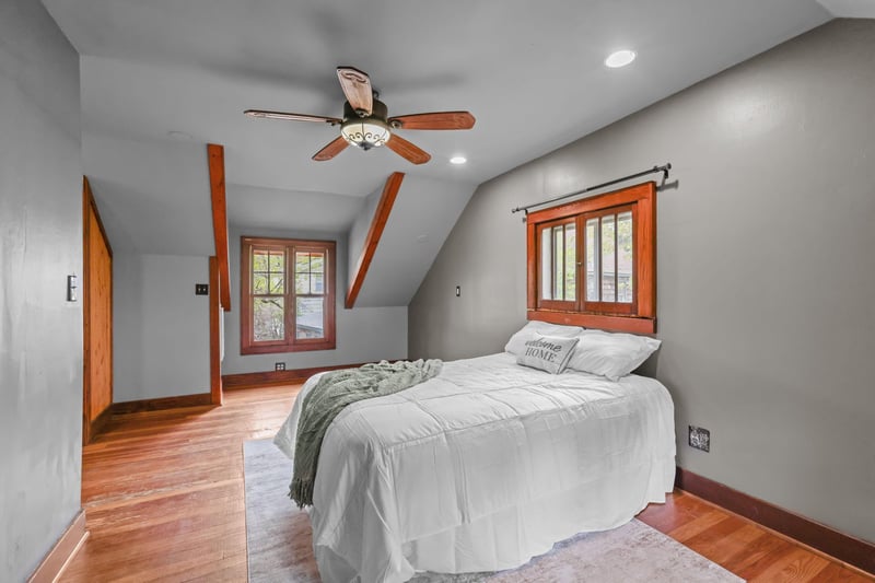 4211 Glen Oaks Ave, White Bear Twp, MN 55110