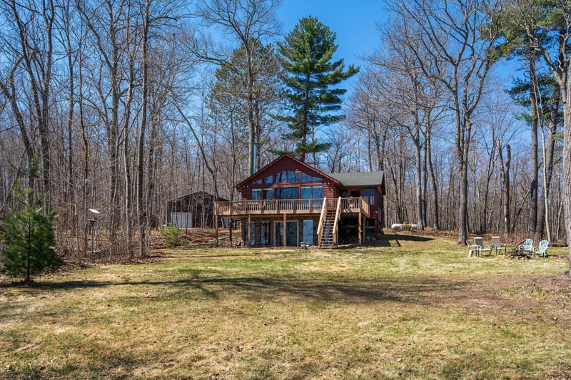 N4381 Red Oak Ln, Stone Lake, WI 54876