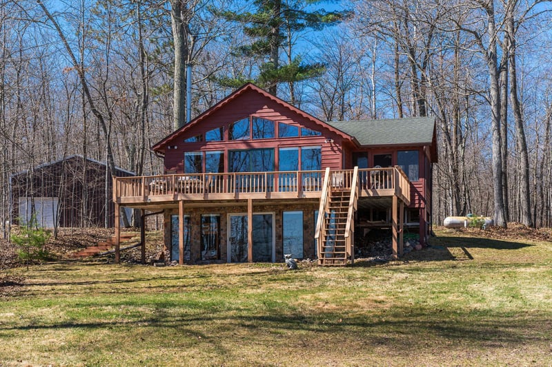 N4381 Red Oak Ln, Stone Lake, WI 54876