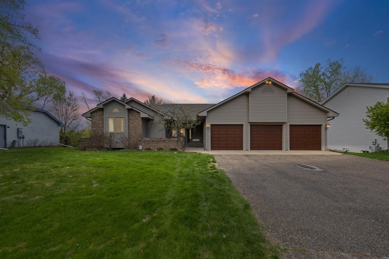 5785 Turtle Lake Rd, Shoreview, MN 55126