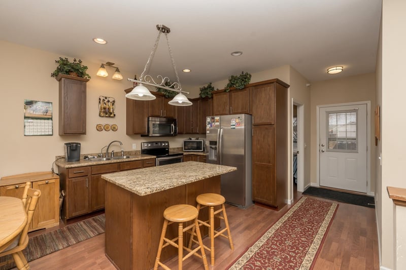 4129 Jarmann Ln, Shakopee, MN 55379