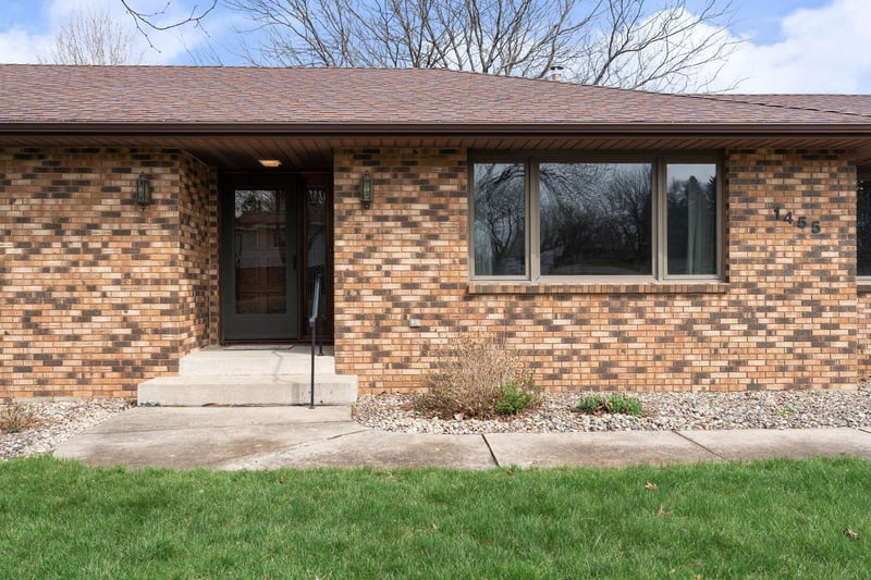 1455 Sunset Dr SW, Owatonna, MN 55060