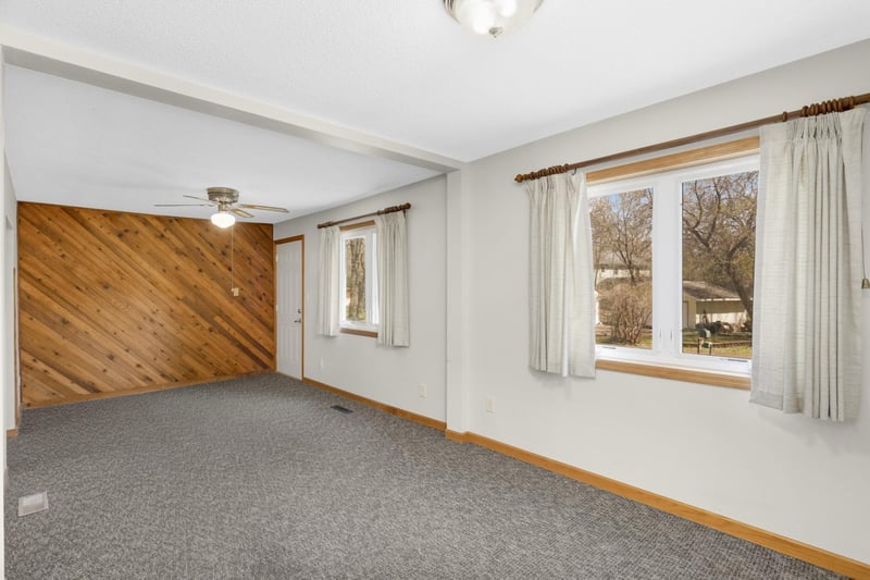 2329 Hoxie Ave, White Bear Twp, MN 55110