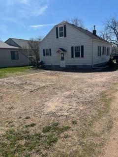 102 8th St, Windom, MN 56101
