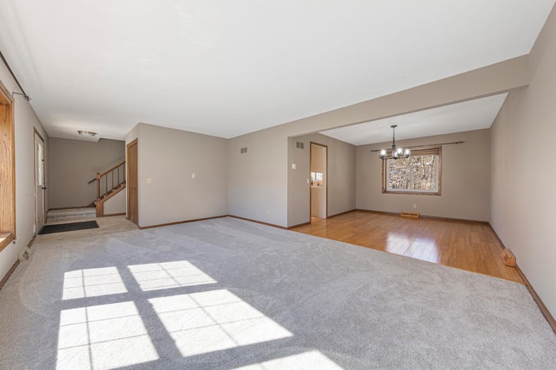 450 Country View Ln, Le Sueur, MN 56058