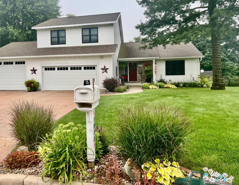 1932 Mark Ln, Eau Claire, WI 54703
