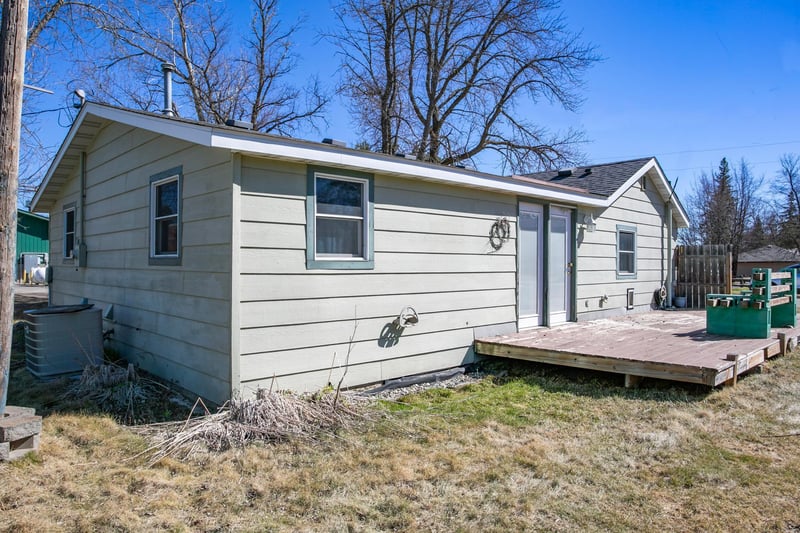 11 2nd Ave SE, Remer, MN 56672