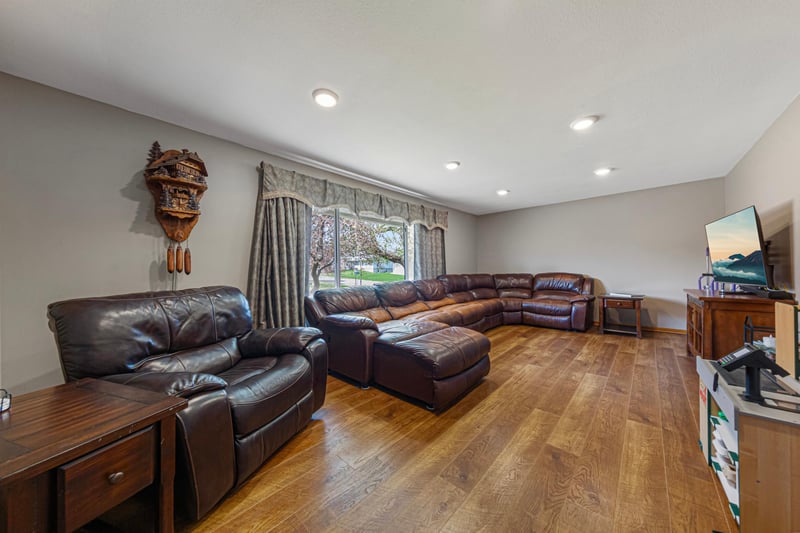 1201 Prairie Ave SW, Faribault, MN 55021