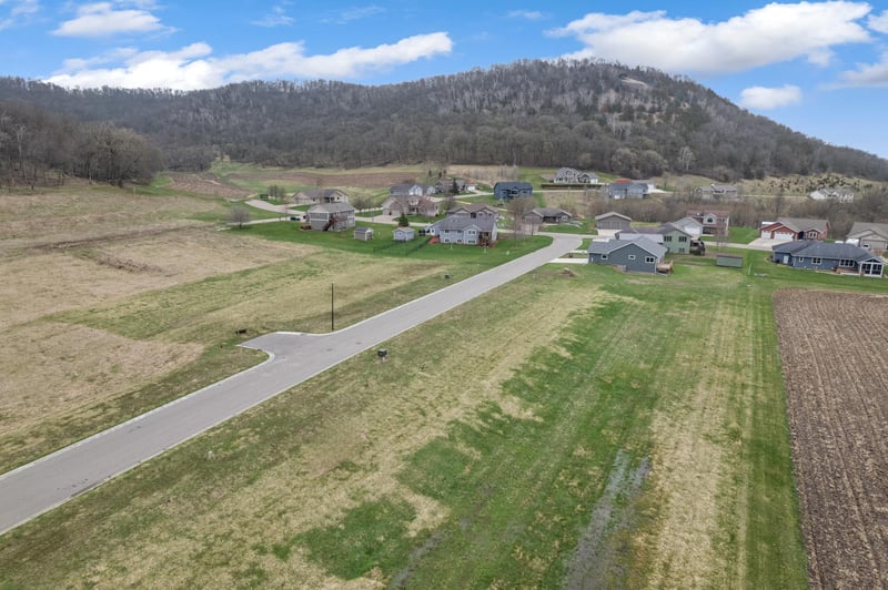 255 Pheasant Rn, Rollingstone, MN 55959