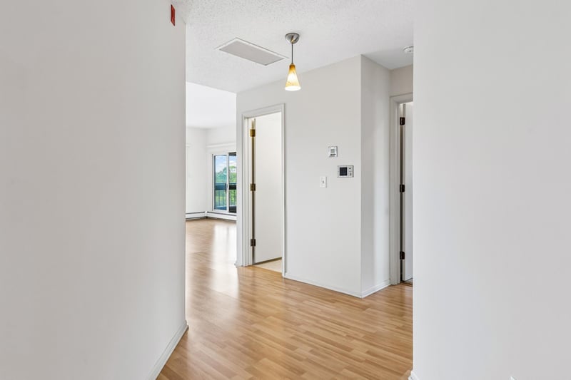 2265 Youngman Ave #310, Saint Paul, MN 55116